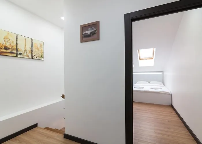 Leogrand Apartment On Doroshenka 38